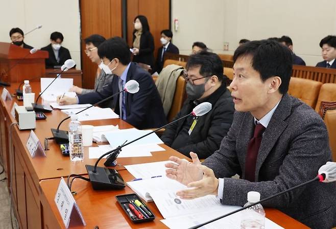 지난 3월 서울 여의도 국회에서 열린 기획재정위원회 '재정준칙 도입에 관한 공청회'에서 김태일 고려대 행정학과 교수가 발언하고 있다. /사진=박범준 기자