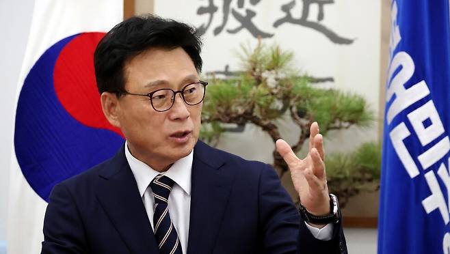 박광온 더불어민주당 원내대표가 5일 오후 국회에서 한겨레와 인터뷰를 하고 있다.김경호 선임기자 jijae@hani.co.kr