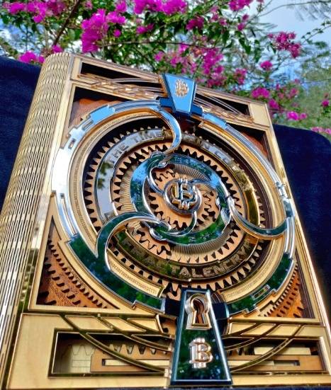 중세시대 유물처럼 생긴 비트코인 코덱스. 출처=FractalEncrypt 트위터