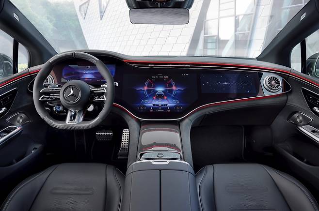 The view from the front row of the Mercedes-AMG EQE 53 4Matic+ Mercedes-Benz Korea)