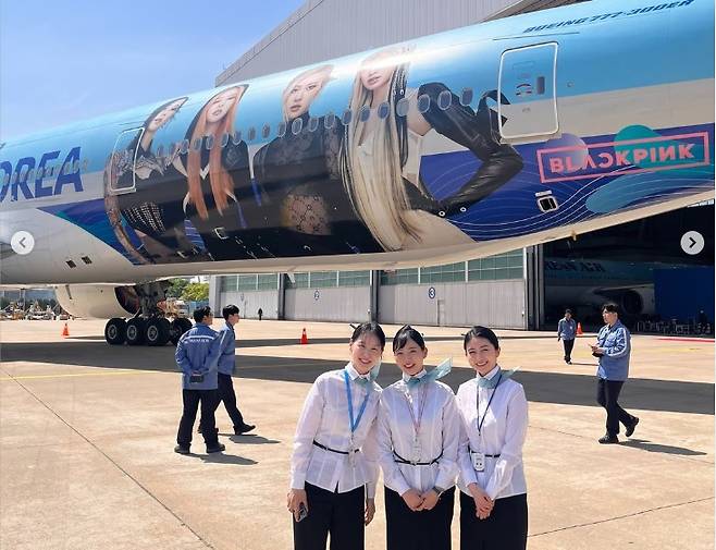 ‘2030 부산세계박람회’ 유치 홍보를 위한 블랙핑크 래핑. [대한항공 인스타그램 캡처]