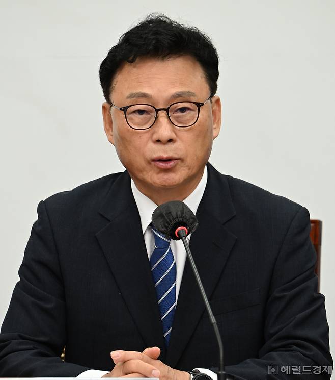 박광온 더불어민주당 원내대표가 7일 서울 영등포구 여의도 국회의사당 본청에서 열린 더불어민주당 최고위원회의에 참석해 발언하고 있다. 임세준 기자