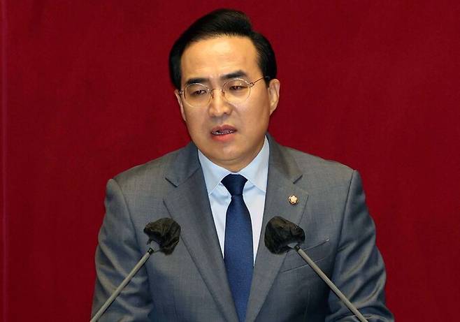 더불어민주당 박홍근 의원. 그는 최근 민주당 의원 단체대화방에 입장문을 게재하고 박광온 원내대표의&nbsp;‘타다 반성문’에 대해&nbsp;“저뿐만 아니라 모빌리티 혁신을 위한 문재인정부와 국회의 노력을 일거에 폄훼하고 새로운 산업의 발목이나 잡는 집단으로 매도한 것”이라고 비판했다. 세계일보 자료사진