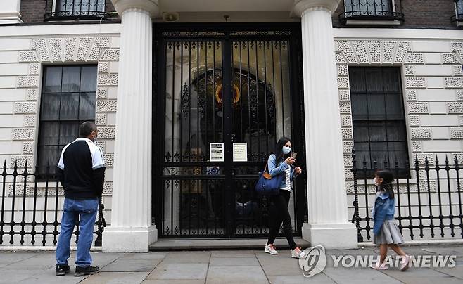 영국 런던 주재 중국 대사관 2020년 7월 2일 촬영한 영국 런던 주재 중국 대사관 [EPA=연합뉴스 자료사진. 재판매 및 DB 금지]