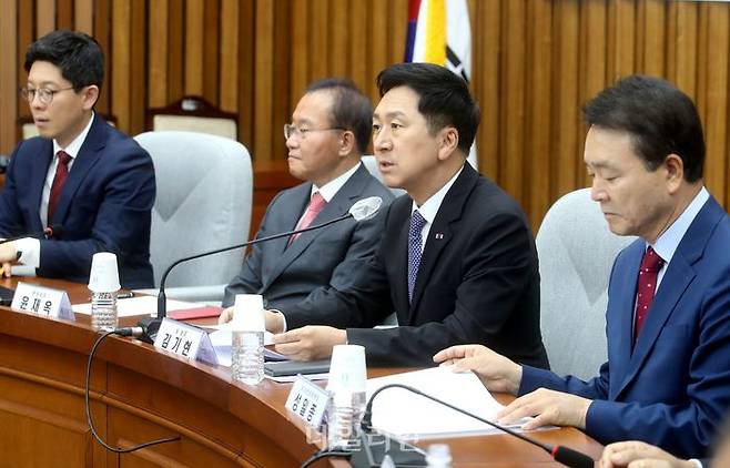 김기현 국민의힘 대표가 7일 오전 국회에서 열린 확대당직자회의에서 모두발언을 하고 있다. ⓒ데일리안 박항구 기자