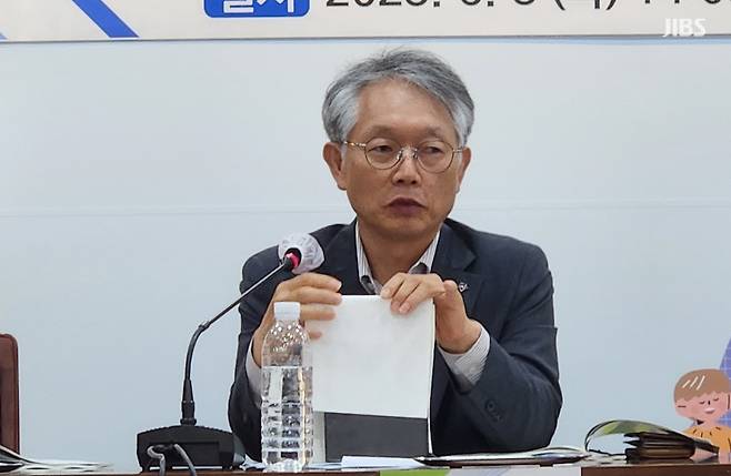 이날 곶자왈 보전·관리 전부개정조례안 의견수렴 정책토론회에 참석한 김효철 (사)곶자왈사람들 공동대표