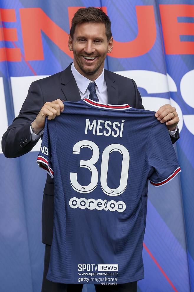 ▲ 파리 생제르맹 입단