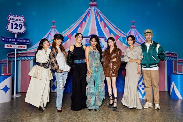 '댄스가수&nbsp; 유랑단' 김태호 PD(맨 오른쪽), 사진제공=tvN