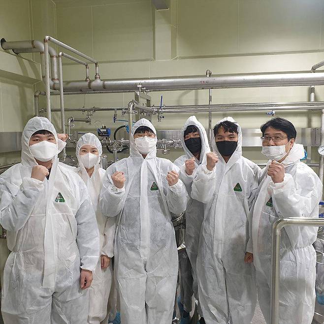 날아오름 임직원들. 출처 = 날아오름