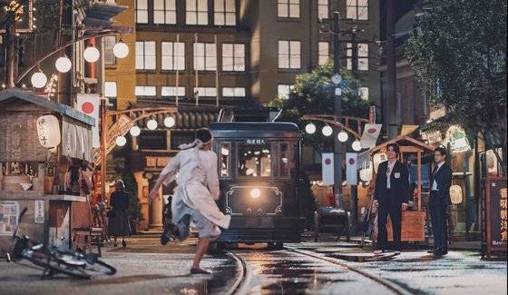 ‘구미호뎐 1938’ 속 경성의 모습. 합천영상테마파크에서 촬영한 장면이다. [사진 tvN]