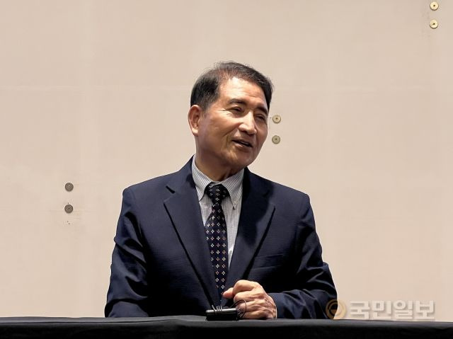 세기총11대 대표회장 전기현 장로가 8일 서울 강남구 엘리에나호텔에서 만찬을 열고 대표회장을 맡은 소감과 포부를 전하고 있다.