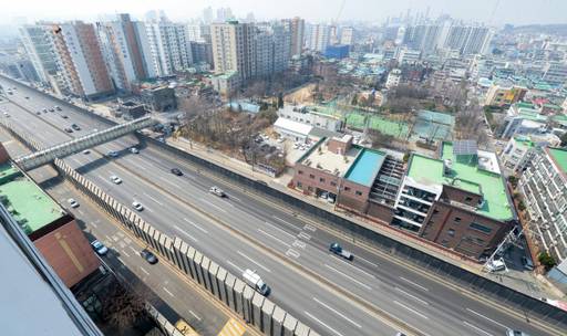 9일 행정안전부의 중앙투자심사를 통과한 인천대로 지하화 사업의 대상지인 ‘인천대로’ 경기일보 DB