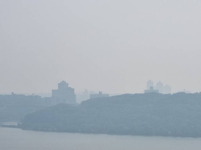뉴저지 허드슨공원에서 바라본 뉴욕 브롱스 등 북서쪽 도시의 윤곽 /사진= 박준식 기자