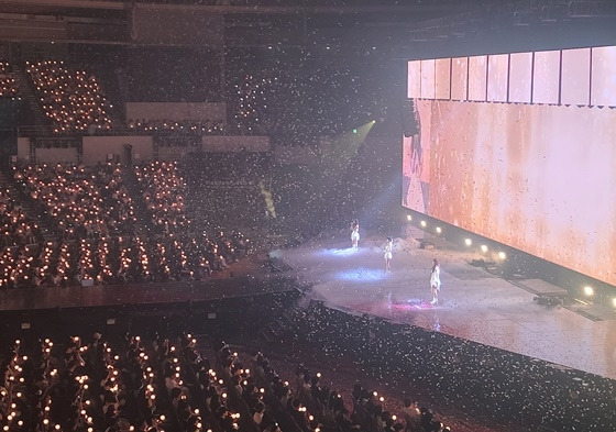 ‘메이플스토리 뉴에이지(NEW AGE) 쇼케이스’ 현장[사진=비비지(VIVIZ)의 ‘시그너스’ 테마송 ‘스웨어 온 더 소드(Swear on the Sword)’ 공연]