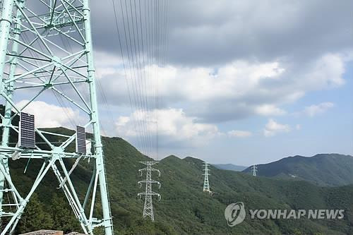 완공된 밀양 송전탑 [연합뉴스 자료사진]