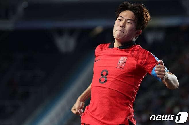 8일(현지시간) 아르헨티나 라플라타 라플라 스타디움에서 열린 'FIFA U-20 월드컵 아르헨티나 2023' 준결승전 한국과 이탈리아의 경기에서 이승원이 패널티킥으로 득점에 성공한 뒤 기뻐하고 있다. 2023.6.9/뉴스1 ⓒ News1 이승배 기자