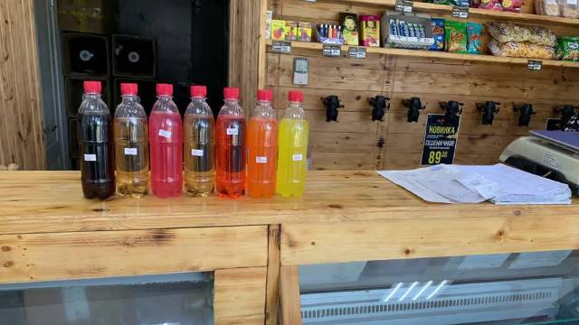 집단 중독을 일으킨 ‘미스터 사이다’ 제품. 동네 맥주 전문점에서 판매됐다 (사진 출처:러시아 내무부)