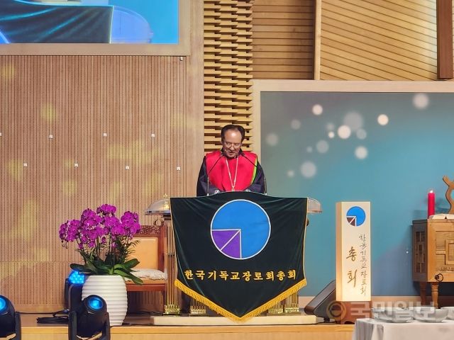 강연홍 총회장이 9일 경기도 성남 한신교회에서 열린 ‘새 역사 70주년 기념예배·선교대회·기도회’에서 설교를 전하고 있다.