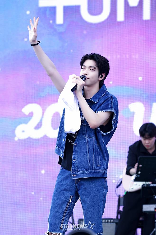 TXT 수빈 '위버스콘 함께 해요'[★포토]