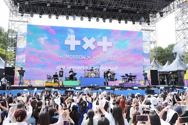 투모로우바이투게더