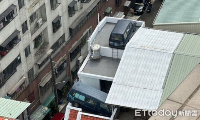 타이완 건물주의 위태로운 옥상 주차. 사진=ETtoday 캡처