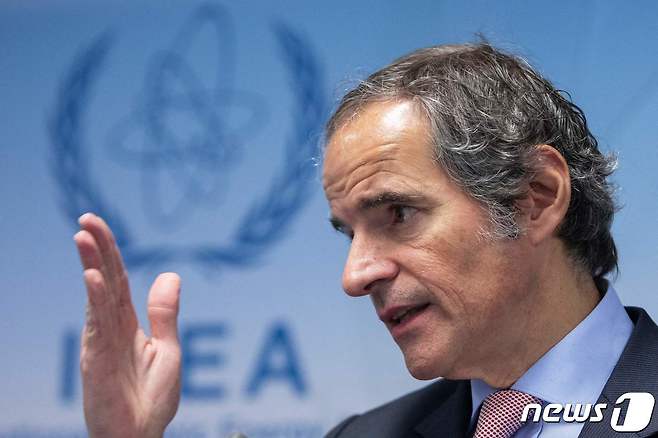 라파엘 그로시 IAEA 사무총장이 지난 3월 오스트리아 빈에서 열린 이사회 회의를 마친 뒤 기자회견을  하고 있다. 2023.3.7. ⓒ AFP=뉴스1 ⓒ News1 우동명 기자