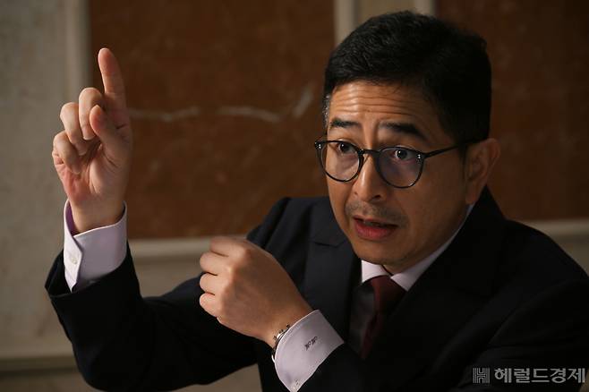 Arsjad Rasjid, Chairman of the ASEAN Business Advisory Council (ASEAN BAC) speaks in an interview with The Korea Herald at Kensington Hotel in Yeouido, Seoul on Thursday. (Park Hae-mook/The Korea Herald)