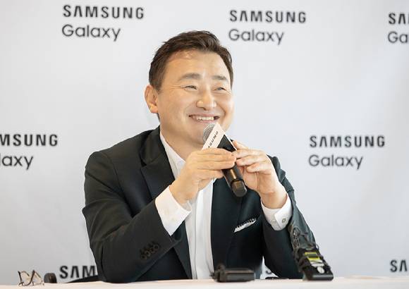 지난 2월 1일(현지시간) 미국 샌프란시스코 체이스 센터에서 삼성전자 MX사업부장 노태문 사장이 국내 기자들과 만나 '갤럭시 S23'의 판매 전략과 스마트폰 사업 전망에 대해 이야기 하고 있다. [사진=삼성전자]