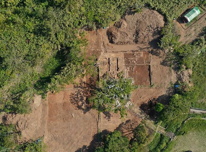 [서울=뉴시스] 신안 흑산도 무심사지 발굴조사 현장 (사진=불교문화재연구소 제공) 2023.06.14. photo@newsis.com *재판매 및 DB 금지