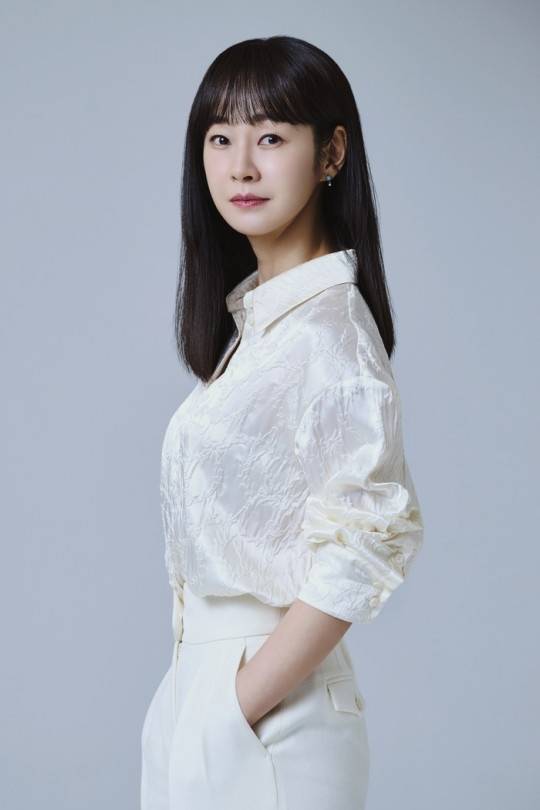 명세빈은 엔딩에 대해  “정숙의 성장 뿐 아니라 승희의 성장도 있어 만족스럽다”고 했다. 사진 ㅣ코스모엔터테인먼트