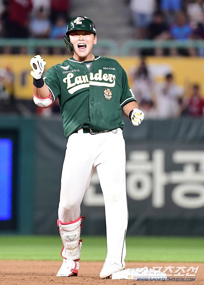 17일 인천 SSG랜더스필드에서 KBO리그 SSG와 롯데의 경기가 열렸다. 8회 2사 만루에서 3타점 2루타를 날린 전의산. 인천=송정헌 기자songs@sportschosun.com/2023.06.17/