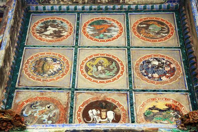 보저우 화희루 무대의 조정. ⓒ최종명