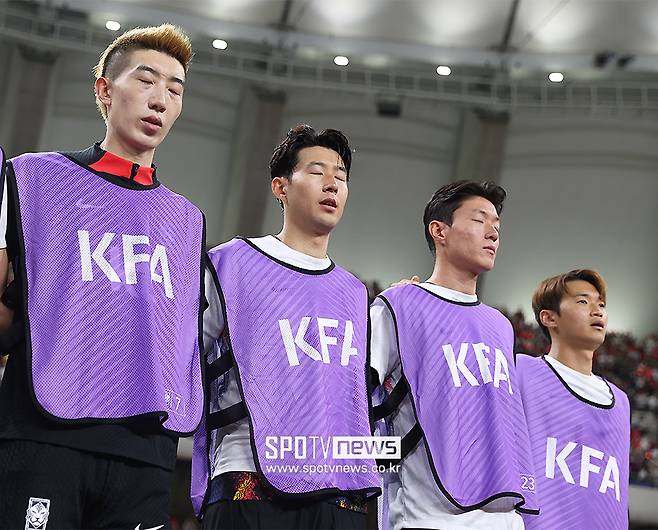 ▲ 16일 부산 아시아드주경기장에서 열린 한국과 페루의 A매치 평가전에서 손흥민이 수술 여파로 벤치에 머물렀다 ⓒ곽혜미 기자