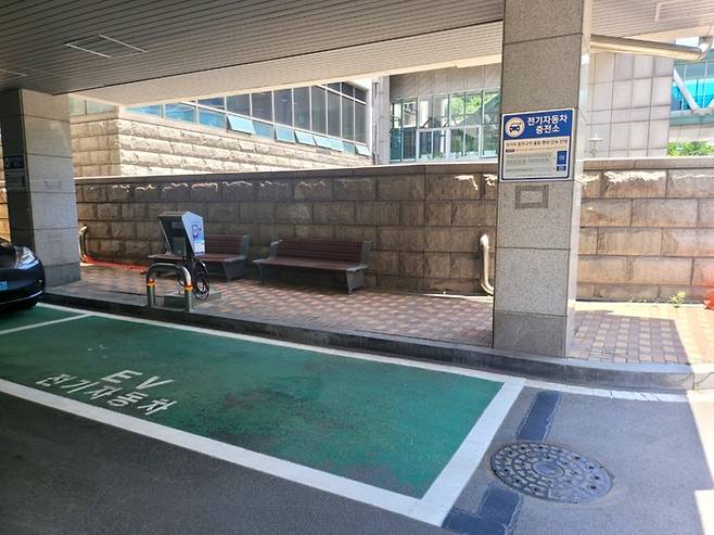 정부서울청사 전기차 충전구역(기사와 무관함)  /사진= 강예신 여행+ 기자