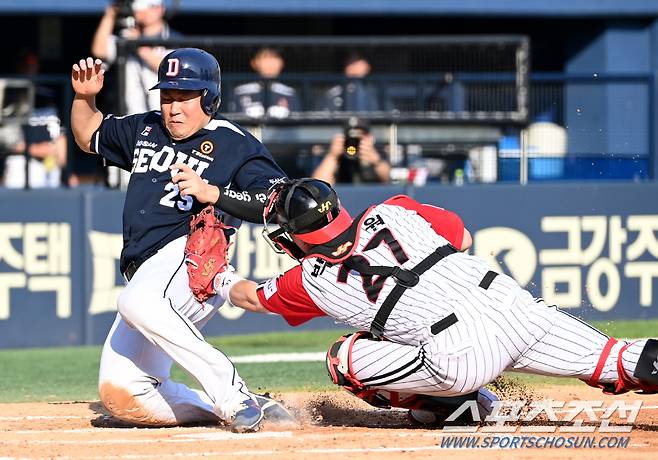 태그를 피해 날렵한 슬라이딩, 과연 결과는?