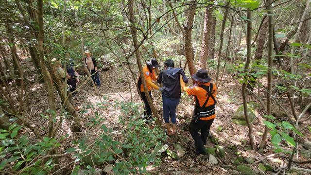 경남 남해군 상주면 금산 보리암 등반 중 사라진 30대 남성이 실종 닷새 만인 18일 구조됐다. 경남소방본부 제공