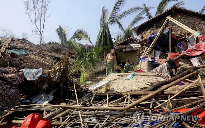 사이클론 모카로 큰 피해를 당한 미얀마 라카인주 로힝야족 실향민 거주촌 [EPA 연합뉴스 자료 사진. 재판매 및 DB 금지]
