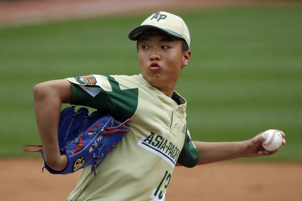 <yonhap photo-1356="">지난 2019년 8월 22일(현지시간) 미국 펜실베이니아주 사우스 윌리엄스폿에서 열린 제73회 리틀야구 월드시리즈 인터내셔널 대회 퀴라소와의 준결승전에서 한국 대표팀 나진원 투수가 공을 던지고 있다. 한국의 3-5 패배. 사진=연합뉴스</yonhap>