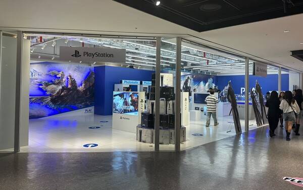 - 팝업스토어 공간이 꽤 넓은 편이라 쉽게 찾을 수 있다