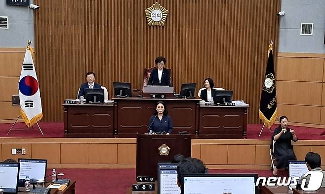 대전 서구의회 서다운 의원이 21일 본회의에서 신상발언을 하고 있다. /뉴스1 ⓒNews1 최일 기자