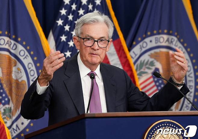 제롬 파월 연방준비제도(Fed) 의장이 14일 (현지시간) 워싱턴 연준에서 기준금리를 동결한 FOMC를 마친 뒤 기자회견을 갖고 "물가 상승률을 2%로 되돌리는 과정은 갈 길이 멀다＂고 밝히고 있다. 2023.6.15 ⓒ 로이터=뉴스1 ⓒ News1 우동명 기자