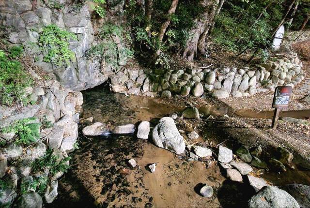 ▲ 동해시 동굴로 141 천곡동 냉천공원 샘물 모습.