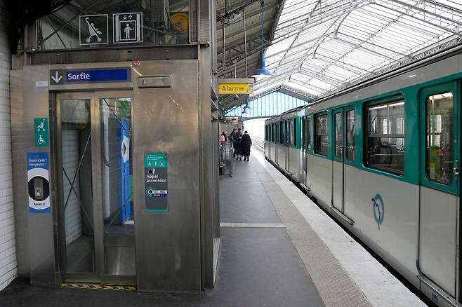 프랑스 파리의 한 지하철역. 기사와는 상관없는 사진. /AP=연합뉴스