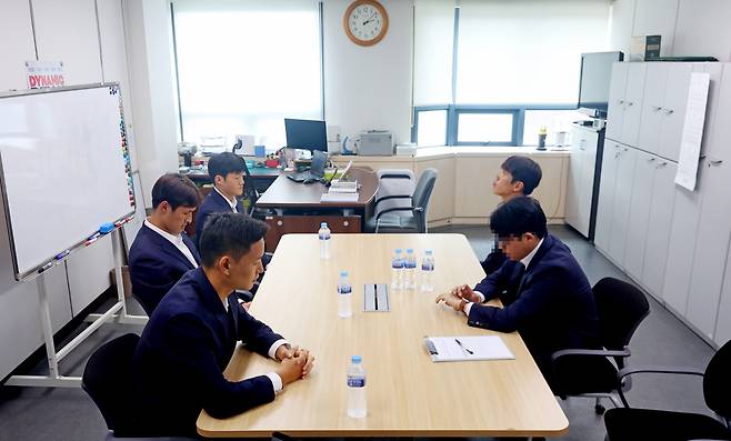 Ulsan Hyundai FC soccer players accused of posting racist comments, one of which referenced Thai player Sasalak Haiprakhon, await the K-League disciplinary committee's decision on Wednesday in Seoul. (Yonhap)