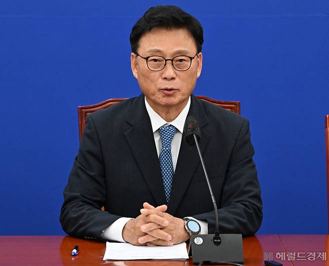 박광온 더불어민주당 원내대표가 22일 서울 영등포구 여의도 국회에서 열린 정책조정회의에 참석해 발언하고 있다. 임세준 기자