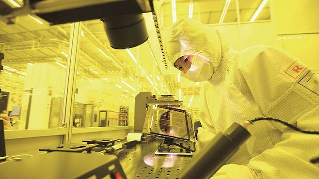 반도체 생산 공정에서 사용하는 폐가스를 처리하는 스크러버 장비의 중요성이 높아지고 있다.[사진=뉴시스]&nbsp;