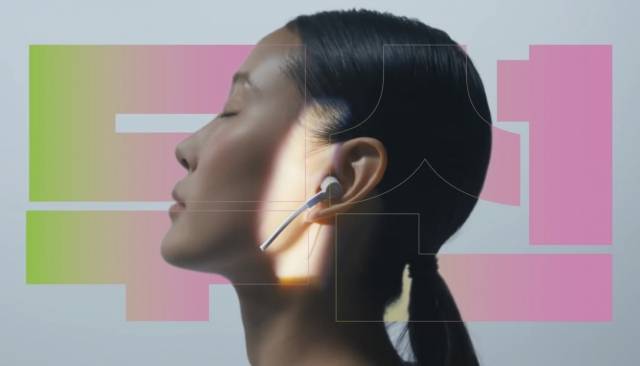 삼성이 에어팟의 ‘콩나물 줄기’를 조롱하며 만들었던 광고