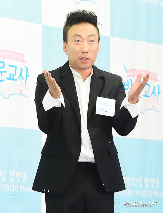 Broadcaster Park Myeong-su overcame the health problem and kept the Radio Show DJ position and relieved the fans.Park Myeong-su has been Isolation for 5 days with Covid19 retested positive, and on the 24th, KBS Cool FM Park Myeong-sus Radio Show live broadcast was announced and DJ return news was announced.On the 19th, Park Myeong-su did not attend the Radio Show without any prior notice, raising the curiosity of listeners.The next day, too, I was away, but I raised the concern of listeners by revealing the reason only as personal Ejaculation.Park Myeong-su did not participate in the Radio Show because of Personal Ejaculation at the time of Covid19 tested positive last March.Also, in October and November of last year, I suddenly did not attend Radio Show Live broadcast because of Personal Ejaculation.At that time, there was no big problem, but listeners would be puzzled by his sudden appearance with Personal Ejaculation at the forefront. Moy Yats time, even though he promised to listeners, his absence without a detailed explanation can not help but be irresponsible and unfaithful even if he spent eight years on the Radio Show.On the other hand, the news that he was vacated because he was tested positive in Covid19 was reported in a sole report.In the process, some people have raised public interest because of the rumor that Park Myeong-sus health problems have arisen.Park Myeong-su, who has been on the live broadcast for a long time, said, I am caught in Covid19.I tried to come back quietly, but so many people made a lot of strange noises and told me exactly, he said.I was tested positive on Covid19, and it didnt hurt that much, and it was just my throat. But I kept it for five days, and I checked my voice this morning. Thank you to everyone who has been with me, he said.The listeners were also pleased with his healthy appearance.The listeners responded with comments such as I turned on the live broadcast because I came back, I am happy to welcome you, I am glad to be back, and I missed you.Meanwhile, Radio Show will be broadcast from 11 am to 11:57 am Moy Yat.Photos: DB, official channels
