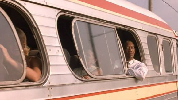 영화 '쇼생크 탈출'에서 레드(모건 프리먼)가 출소 후 주인공 앤디를 만나러 가는 장면. [사진=영화 '쇼생크 탈출']