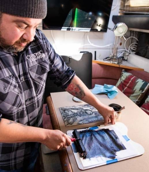 Chris Granillo 판화작업.